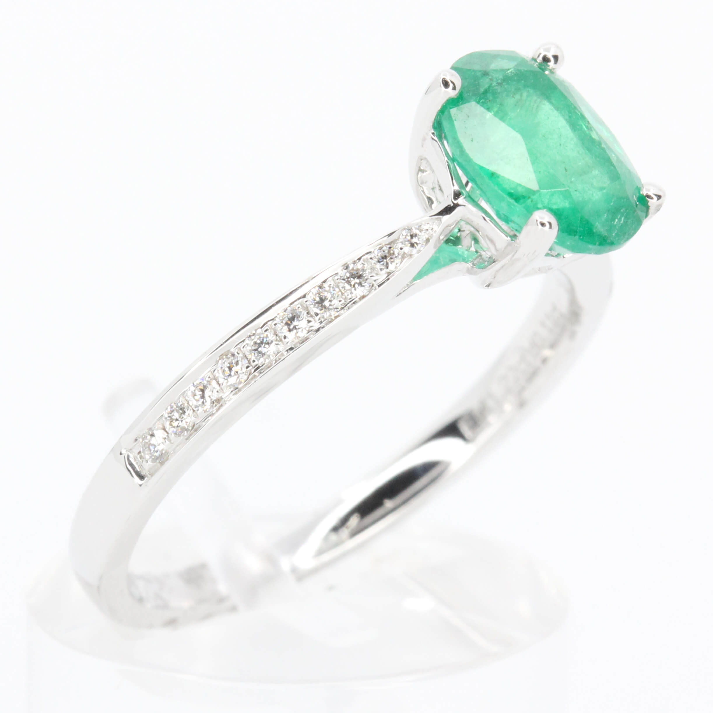 18ct White Gold Emerald and Diamonds Ring | Allgem Jewellers