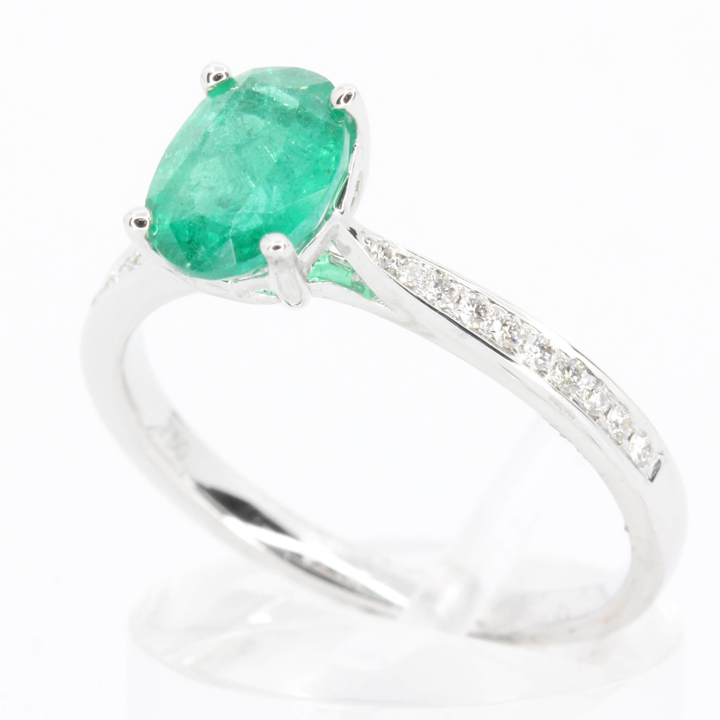 18ct White Gold Emerald and Diamonds Ring | Allgem Jewellers