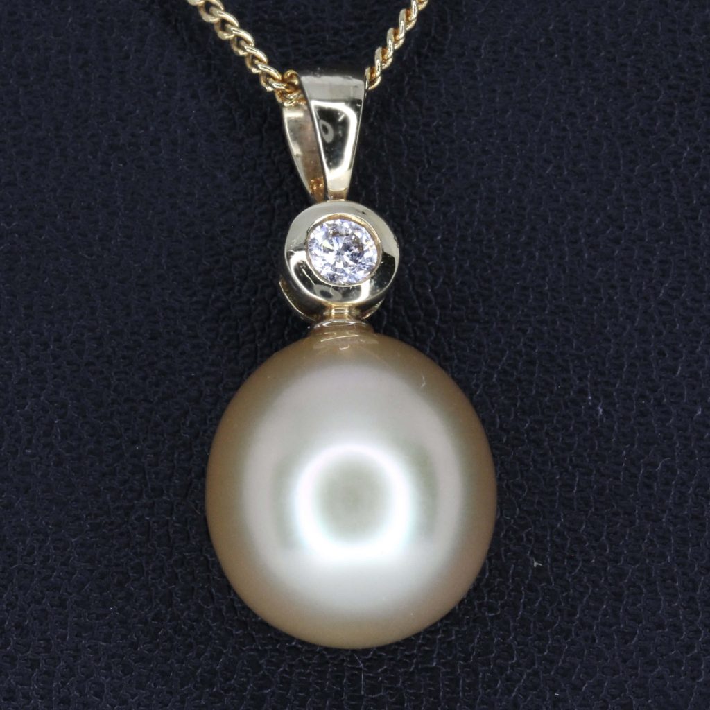 18ct Yellow Gold Golden South Sea Pearl & Diamond Pendant | Allgem ...