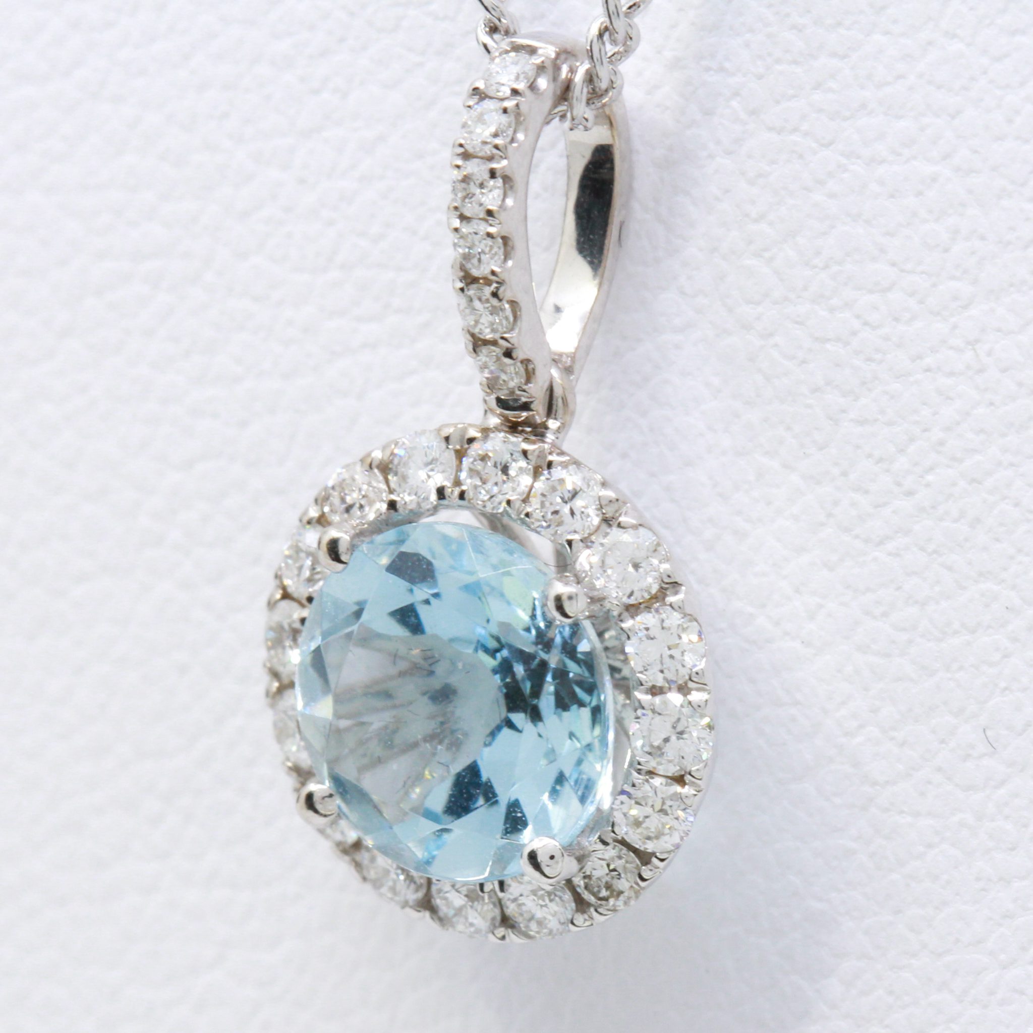 18ct White Gold Aquamarine and Diamonds Pendant | Allgem Jewellers